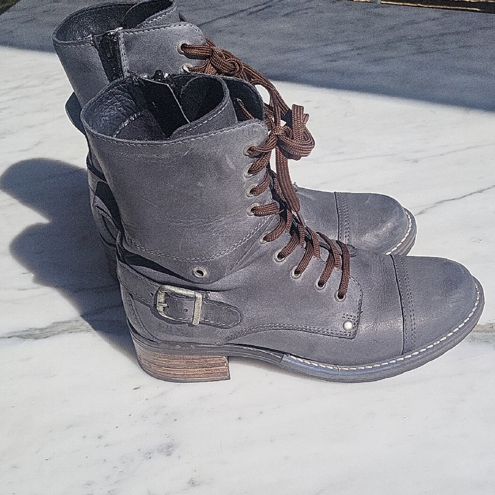 Taos Footwear Gray Combat Boots